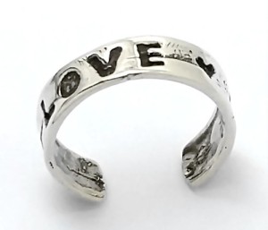 Sterling Silver "LOVE" TOE RING W/ HEARTS